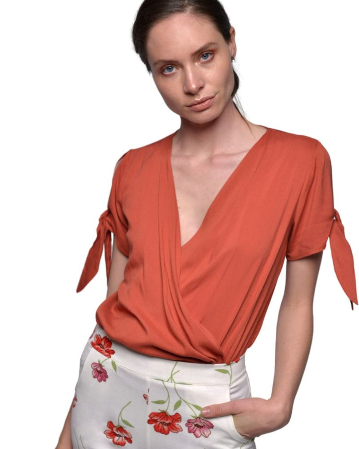 BURNT ORANGE TOP WITH COLD SHOULDER AND TIES | Claudia D'Armiento.